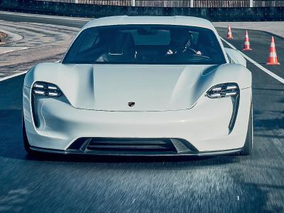 600 lóerős lesz az elektromos Porsche Taycan