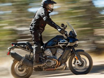 Csak 2021-ben debütál a Harley-Davidson Pan America